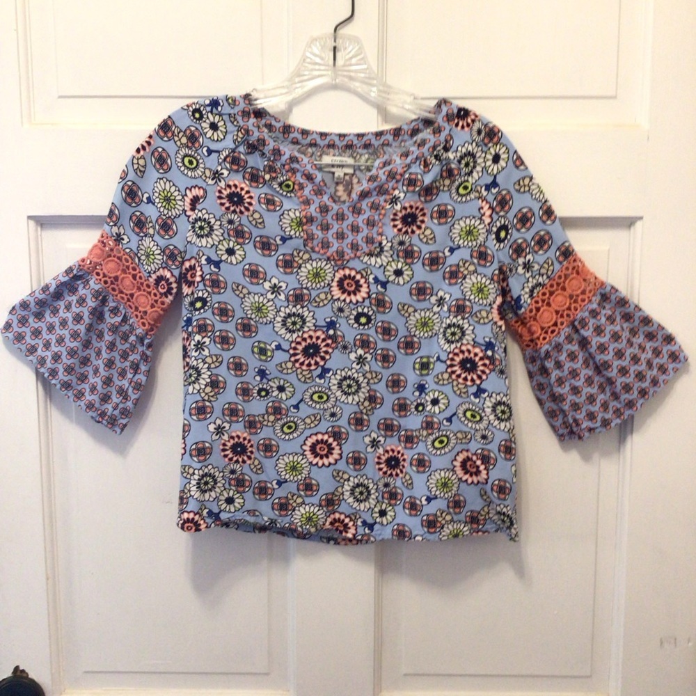 Crown & Ivy Girls Floral Print Bell Sleeve Peasant Top Size Medium 8-10